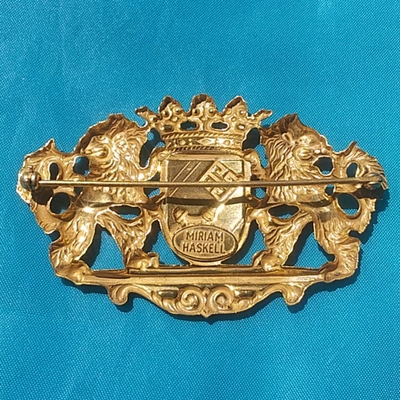 Vintage Signed Miriam Haskell Brooch - Picture 2 of 4